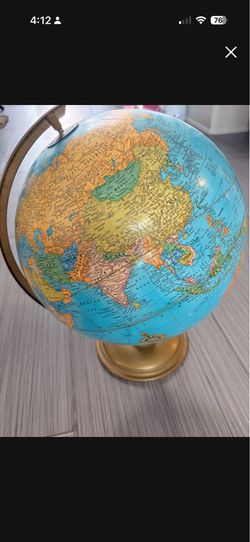 Vintage 1990s globe 🌎