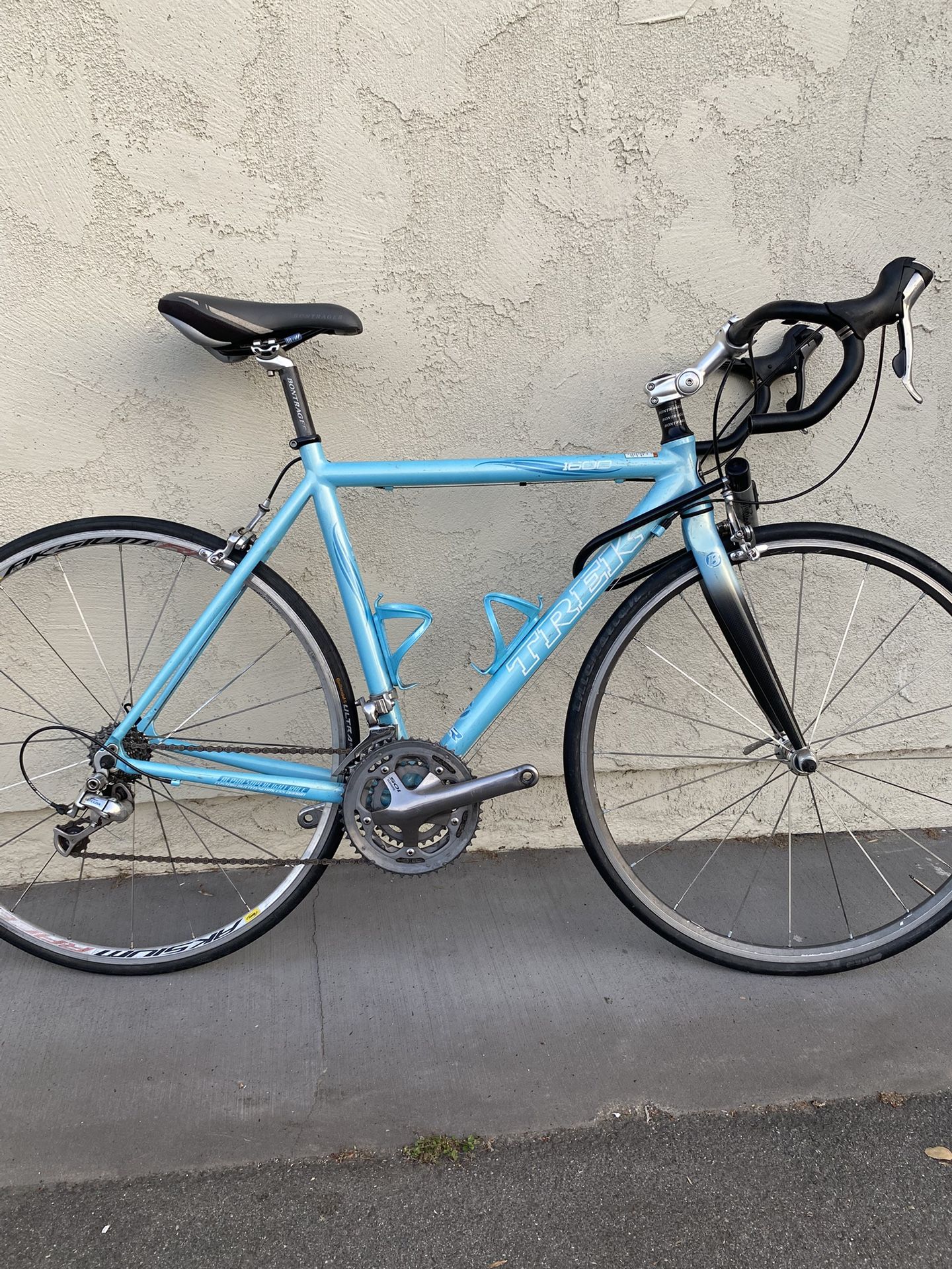 Road bike Trek 1600.