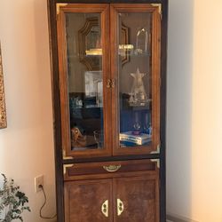 Elegant Wood Display Cabinet / China Cabinet – Solid & Timeless