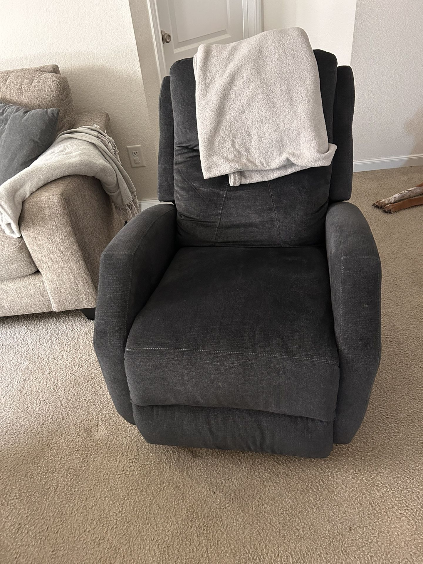 Recliner Like New! 