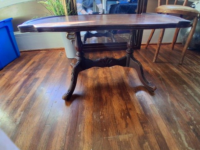 A Vintage Oval Mahogany Coffee Table