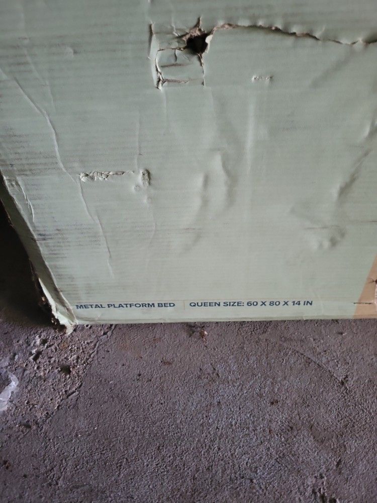 Zinus Queen Bed Metal Frame.. In Box.