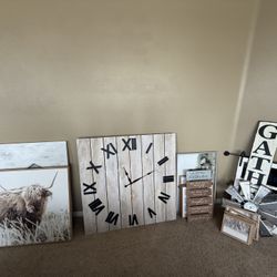 Farmhouse Wall Decor Bundle – 17 Pieces (Ashley Furniture) $300