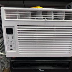 6000btu Windows Ac By GE.  Complete Set With Bracket And Remote.  Brand New 