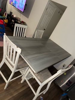 free table and chairs