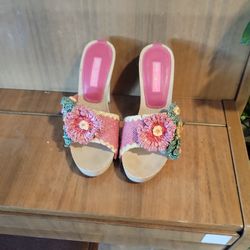 Betsey Johnson Size 7 Floral Pink Shoes