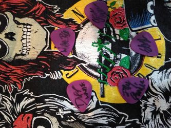 Guns n roses concert tour shirt with all five sign pics original members