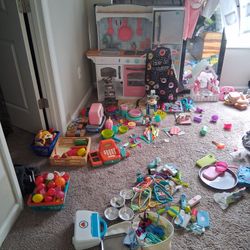 Kids Kitchenette, Doctor's Stuff and Vanity 