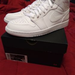 Triple white Jordan 1s