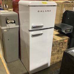 Galanz 7.6 cu. ft. Retro Mini Fridge Dual Door with Freezer in Milkshake White, ENERGY STAR