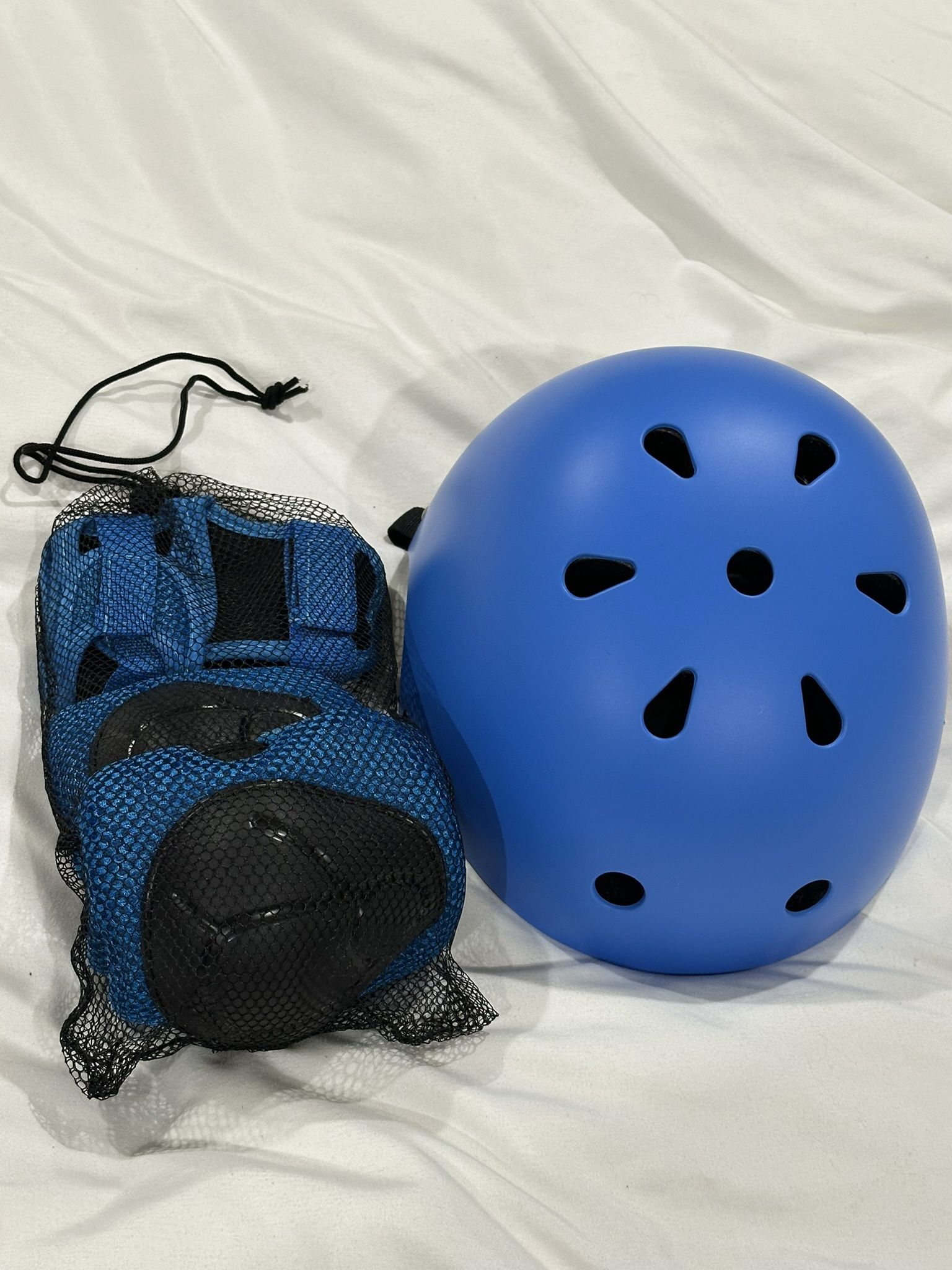 Kids Bike Helmet Set Adjustable for children & teenagers, Includes Elbow, Knee, Wrist guards. Size S, BLUE 