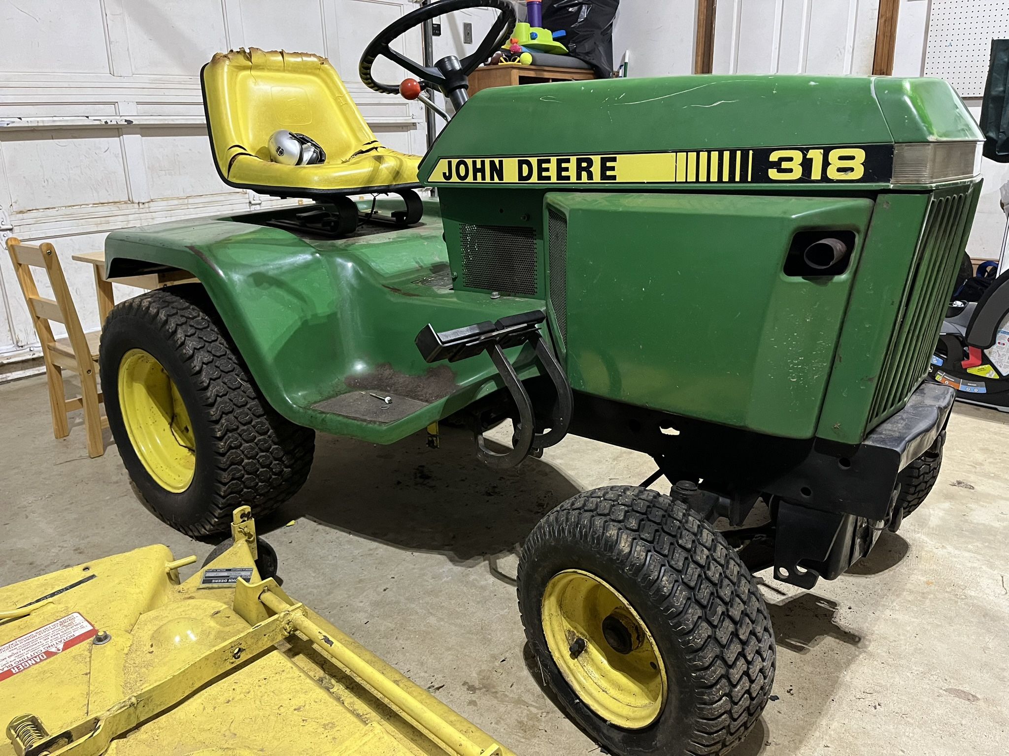 John Deere 318 Garden Tractor