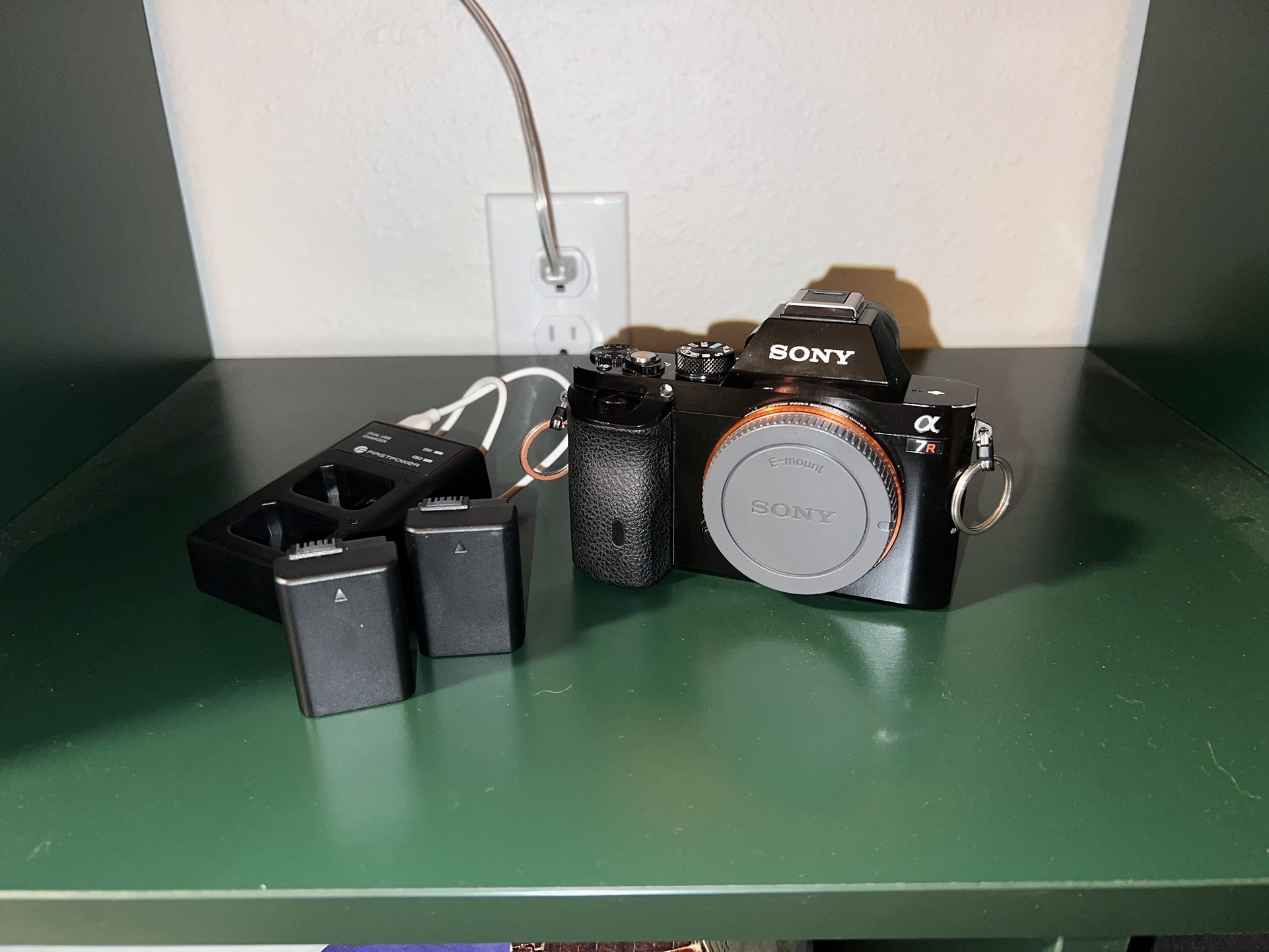 Sony Alpha A7R 36.4MP Digital Camera - Black (Body Only) shutter count 29,000