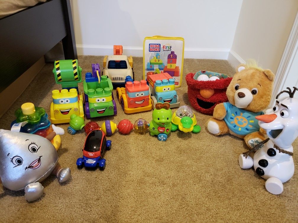 Baby playing mat n toys