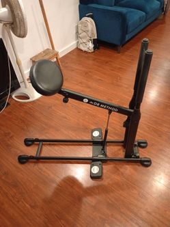 Squat machine