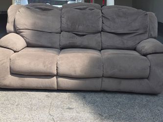 Reclining sofa and loveseat set