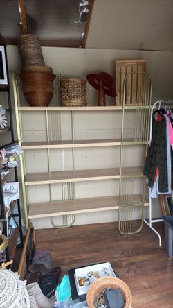 MODERN GOLD SHELF