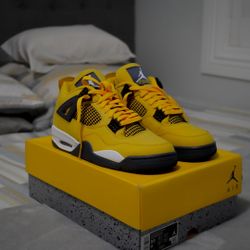 Jordan’s 4 Retro Lighting 
