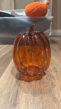 Glass decorative pumpkin