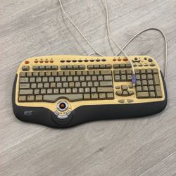 Old BTC 8190 PS/2 Keyboard *FREE*