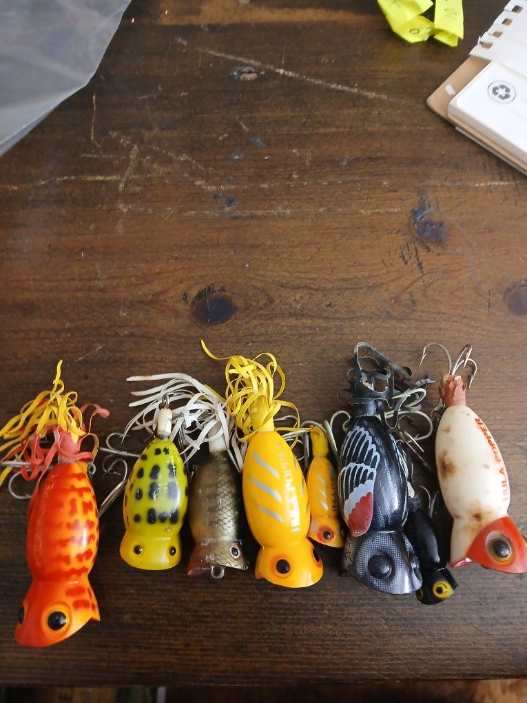 Vintage Hula Popper 8 Piece Lot In Different Condition And Sizes