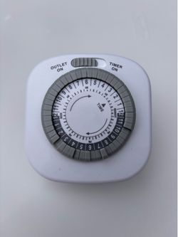 Automatic plugin outlet timer - Utilitech
