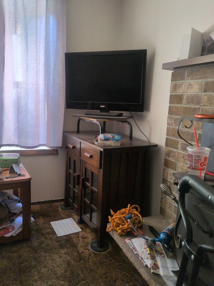 Sanyo TV With Remote And Entertainment Center 
