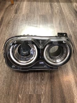 2015 2016 2017 2018 2019 2020 2021 2022 2023 DODGE CHALLENGER HEADLIGHT XENON TYPE COMPLETE PASSENGER SIDE “R” ORIGINAL OEM