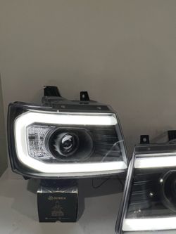 Chevy Tahoe 2007-2013 headlights