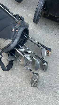 GOLF CLUBS FULL SET WITH GOOD CARRYING BAG ALONG WITH COVER