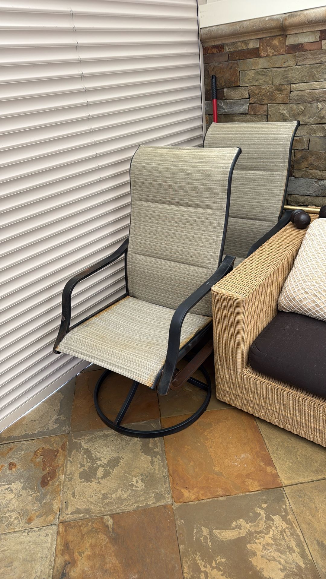 Outdoor Swivel Chairs