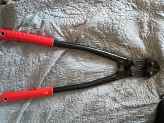 24" Milwaukee bolt cutters