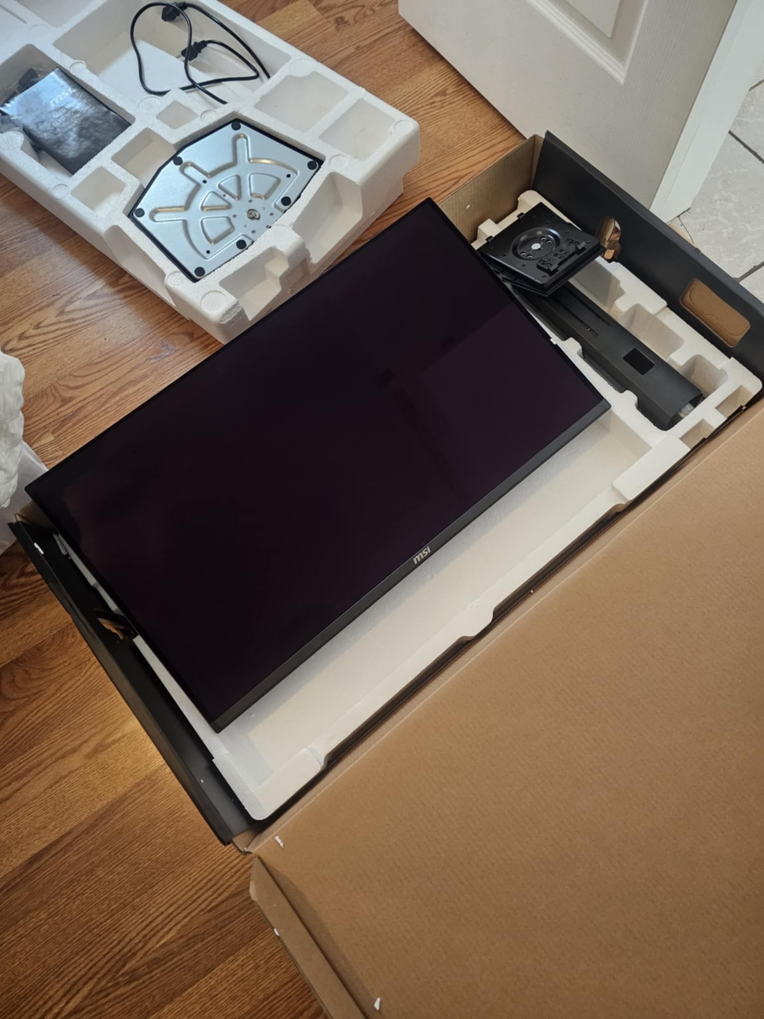 MSI 32” 4k 165hz QD OLED MONITOR