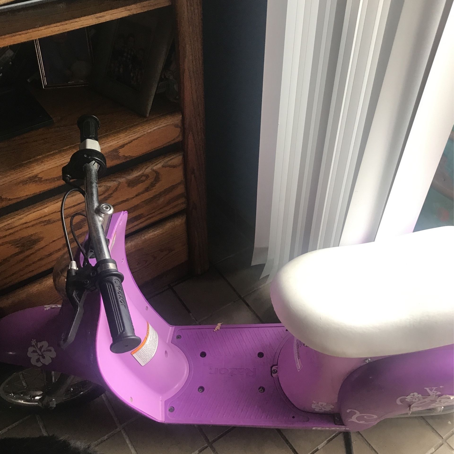 Very Nice Kids Scooter With Charger