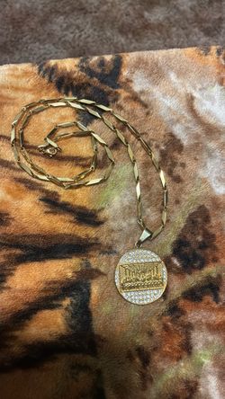 Last supper necklace