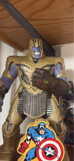 Marvel- thanos and hulk with gauntlet