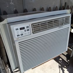 Air Conditioner 18.500 Blut is Power Electric 220 Vlts 220