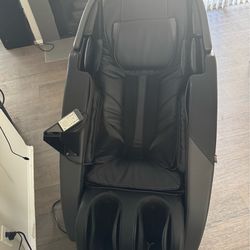 Massage Chair Human Touch Novo XT pro (read description!!!)