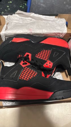 Kids Jordan size 12c