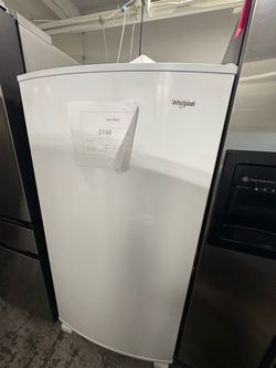 Whirlpool Upright Freezer White