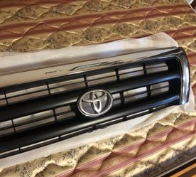 Toyota tacoma grill good for 2001 to 2004