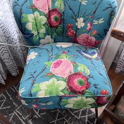 Beautiful Floral Like New Accent Chair Never Used