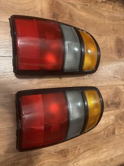CHEVY SUBURBAN Taillights