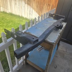 2004-06 Tow hitch  $100.00  obo. oem part.