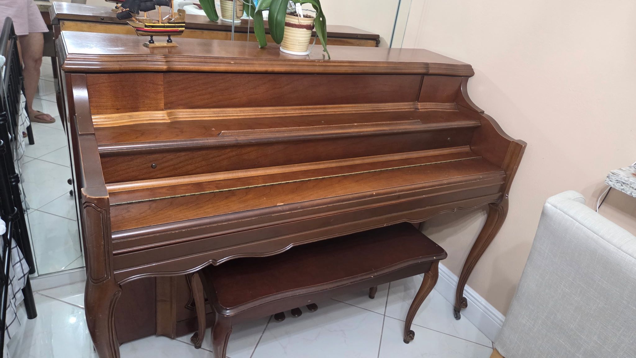 Vintage Kohler & Campbell Upright Piano Satin Walnut Cabriole Legs Elegant with Chair