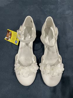 Girls Size 1 Sandals (never used)