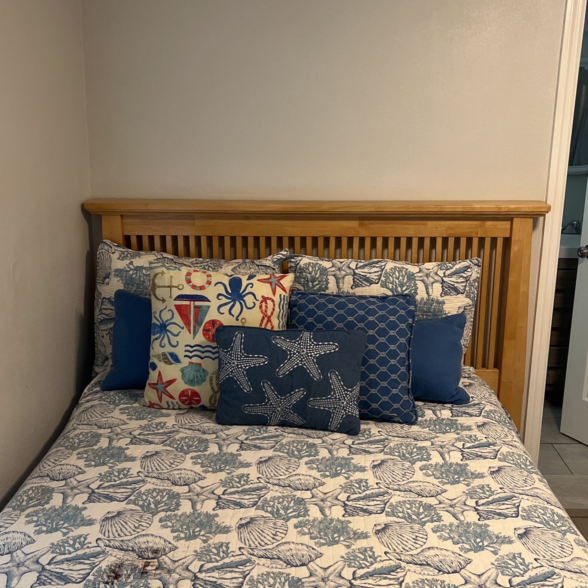 Wood Bed Frame With Mattress
