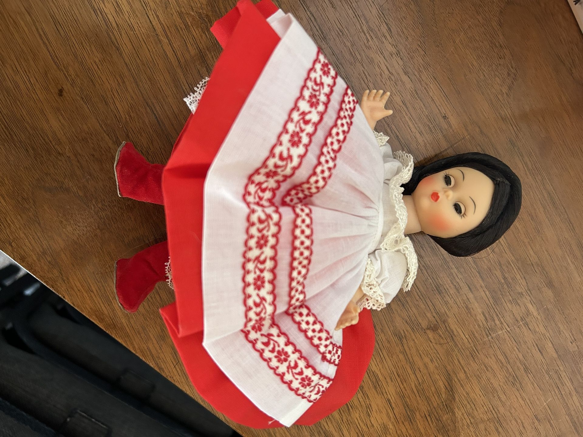 Madame Alexander Dolls - Russian