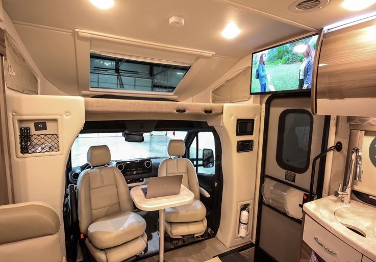Luxury 2023 Thor Delano Motorhome For Sale 5k Miles for Sale in Oviedo
