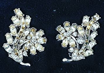 vintage art deco Silvertone RHINESTONE clip on earrings unmarked 1.25" x 1"